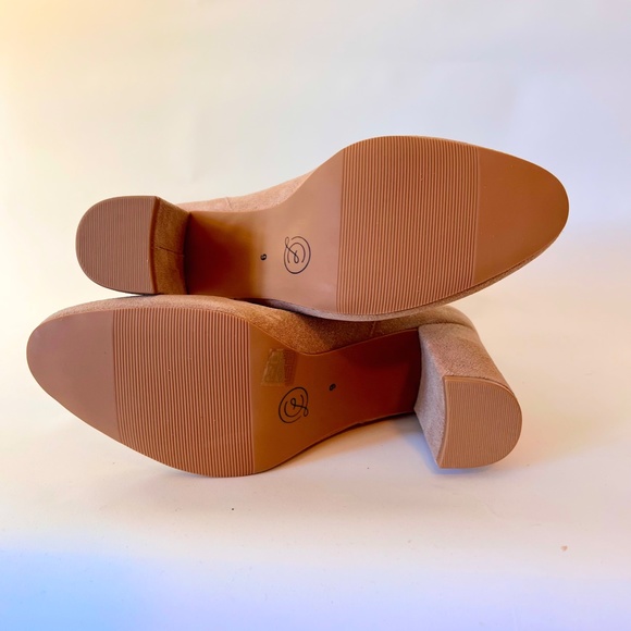 Authentic suede light tan coloured pull on real booties. Size 9 - Picture 7 of 7